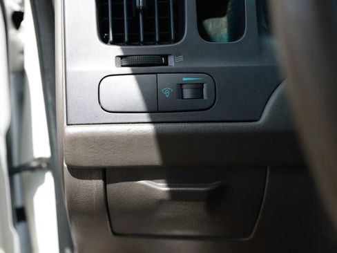 Used 2005 Hyundai Elantra GLS FWD image 41