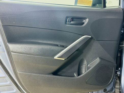 Used 2024 Toyota Corolla Cross AWD Hybrid w/ Moonroof Package image 16