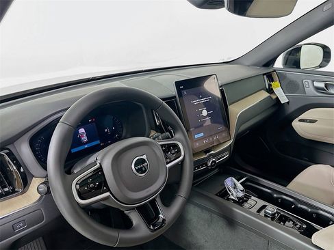 Used 2026 Volvo XC60 B5 Plus w/ Protection Package Premier image 10