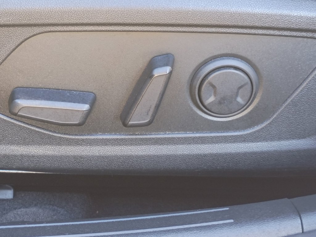 Certified 2025 Hyundai Elantra Limited FWD image 20