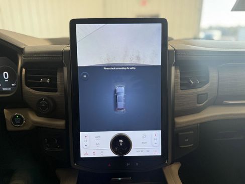 Certified 2022 Ford Expedition Limited image 20