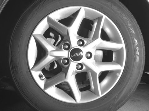Used 2025 Kia Soul LX w/ LX Technology Package FWD image 19
