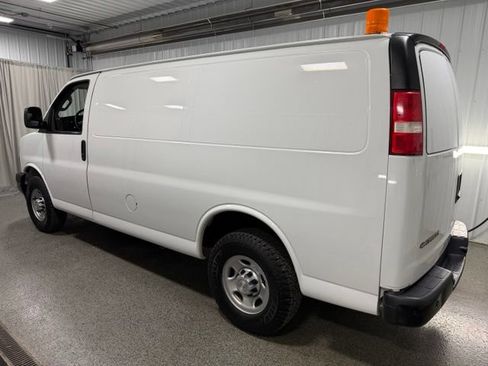 Used 2019 Chevrolet Express 2500 w/ Driver Convenience Package RWD image 6