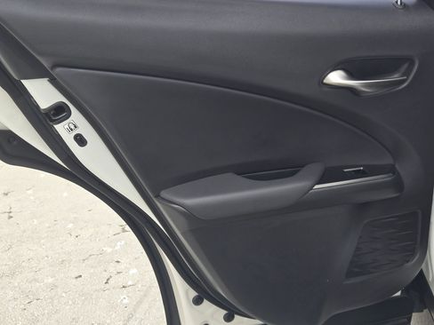 Used 2025 Lexus UX 300h FWD w/ Accessory Package (Z2) image 34