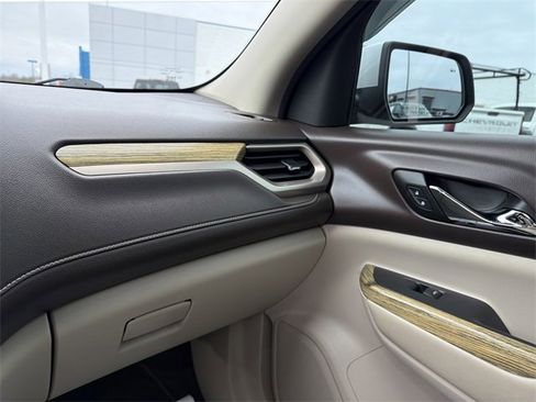 Used 2018 GMC Acadia Denali w/ Technology Package image 23