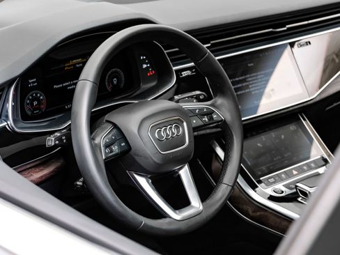 Used 2022 Audi Q8 Premium Plus w/ Premium Plus Package image 20