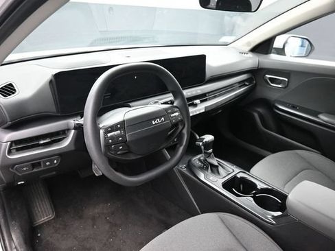 Used 2025 Kia K4 FWD image 14