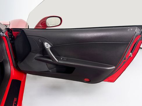 Used 2006 Chevrolet Corvette Coupe image 26