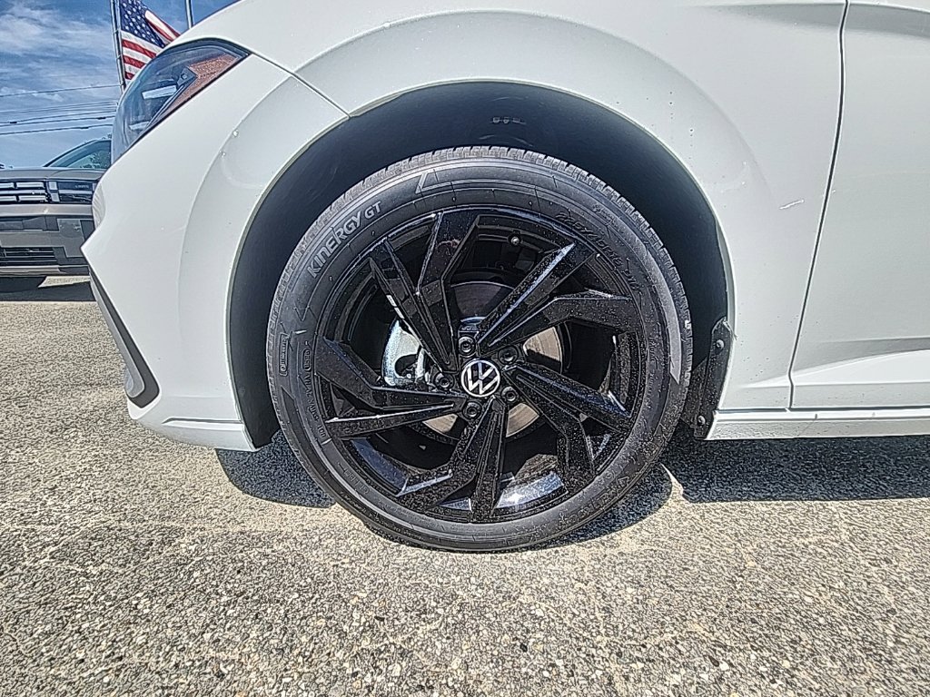 New 2026 Volkswagen Jetta SE FWD image 22