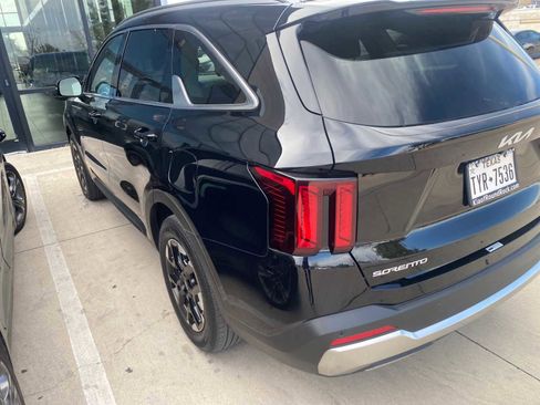 Certified 2024 Kia Sorento S image 8
