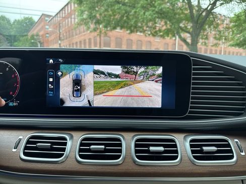 Certified 2025 Mercedes-Benz GLS 450 4MATIC image 38