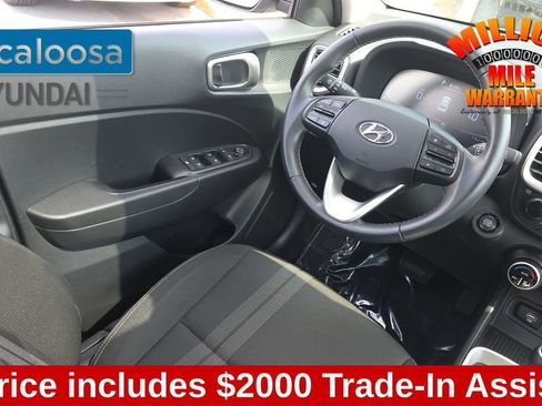 Used 2024 Hyundai Venue SEL image 28