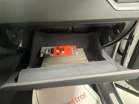 Certified 2025 Volvo XC60 B5 Plus image 29