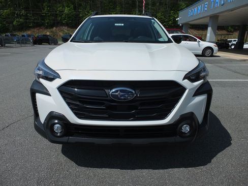 Used 2025 Subaru Outback Onyx Edition AWD/4WD image 8