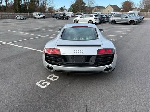 Used 2011 Audi R8 V10 image 7