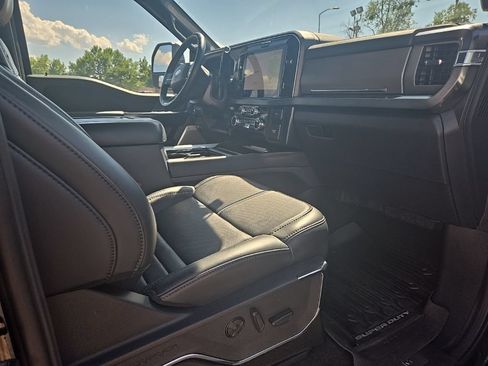 Used 2025 Ford F350 Platinum AWD/4WD image 30