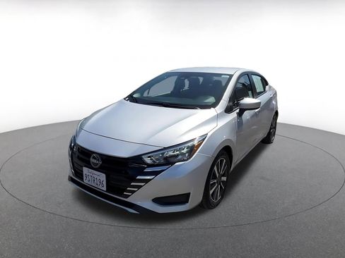 Used 2025 Nissan Versa SV FWD image 7