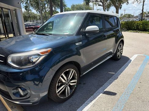 Used 2018 Kia Soul + FWD image 3