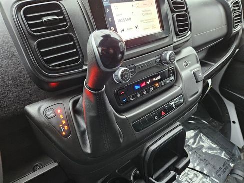 Used 2025 RAM ProMaster 2500 w/ Convenience Group image 23