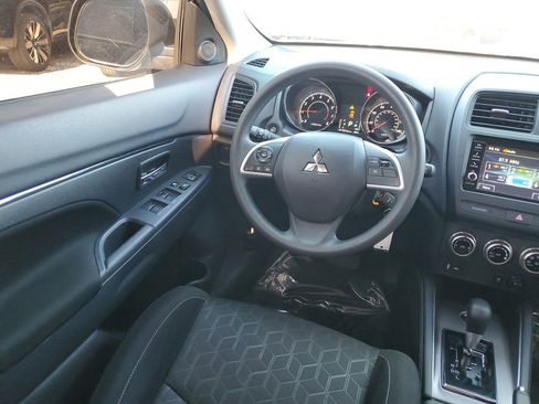 Used 2025 Mitsubishi Outlander Sport ES AWD/4WD image 8
