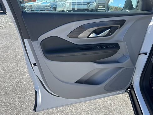 Used 2024 GMC Terrain SLE image 23