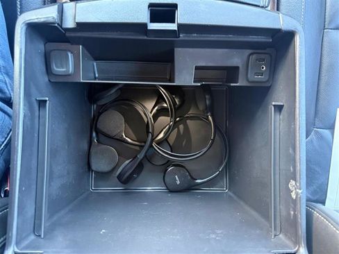 Used 2019 Chevrolet Suburban LT image 30