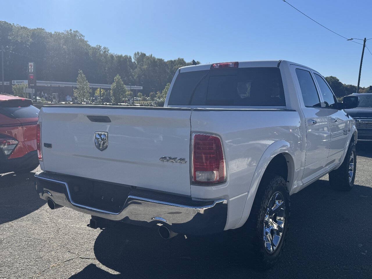 Used 2017 RAM 1500 Laramie AWD/4WD image 5