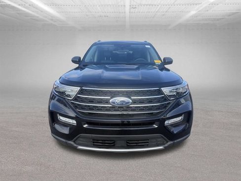 Used 2024 Ford Explorer XLT w/ Equipment Group 202A AWD/4WD image 13