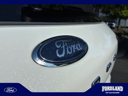 Used 2025 Ford Escape SE FWD image 24