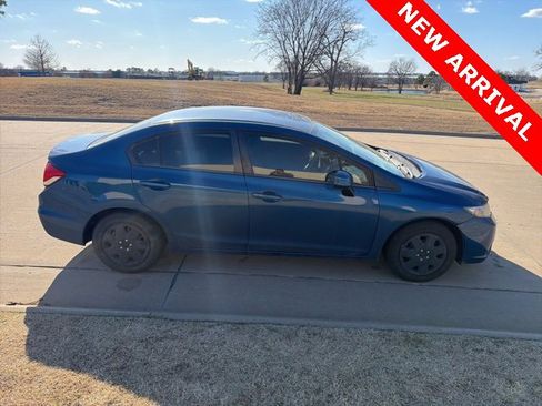 Used 2013 Honda Civic LX image 2