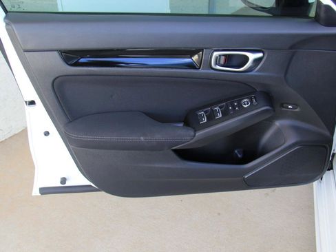 Used 2022 Honda Civic EX image 17