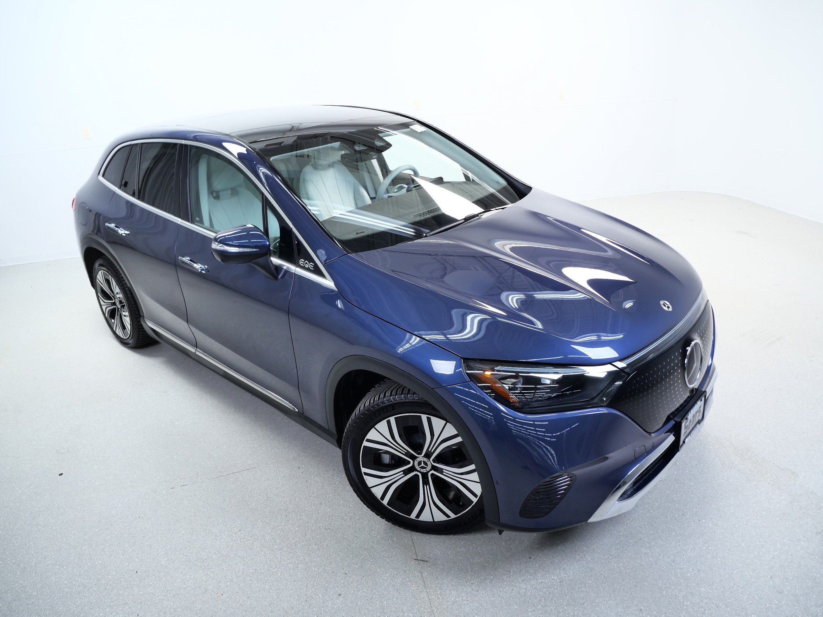 Used 2023 Mercedes-Benz EQE 350+ 4MATIC SUV image 4