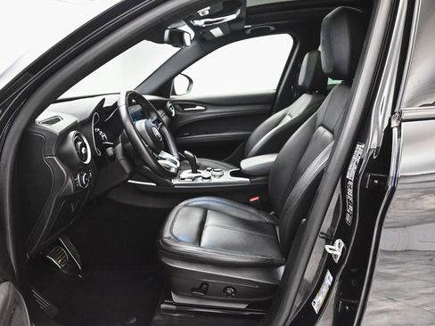 Used 2024 Alfa Romeo Stelvio Ti image 32