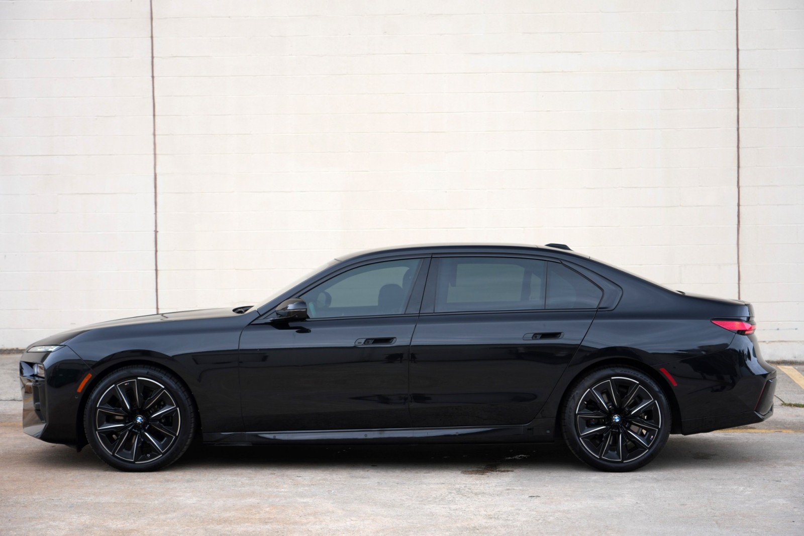 Used 2023 BMW 740i w/ Executive Package RWD image 66