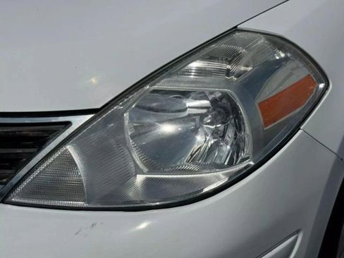 Used 2011 Nissan Versa 1.8 S image 10