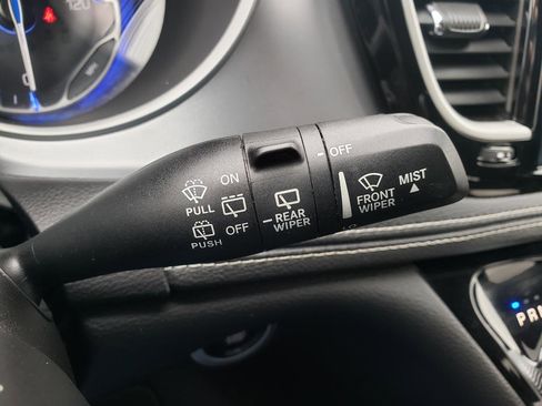 Used 2022 Chrysler Pacifica Touring AWD/4WD image 22