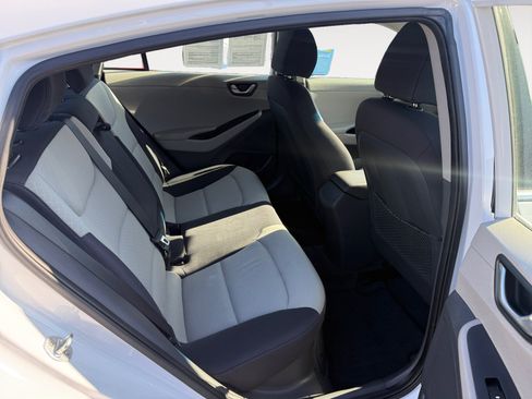 Used 2017 Hyundai Ioniq SEL FWD image 18