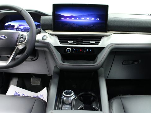 New 2026 Ford Explorer Active w/ Active Comfort Package AWD/4WD image 19