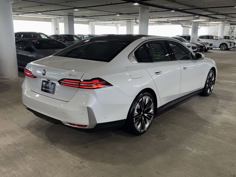 Used 2026 BMW 530i RWD image 8