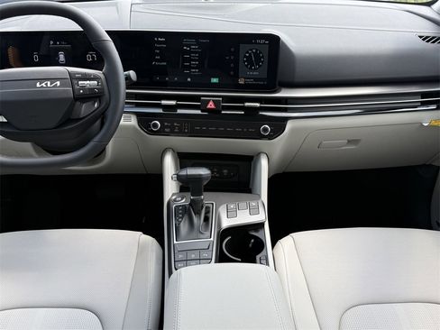 New 2026 Kia Sportage EX w/ EX Panorama Roof Package image 17