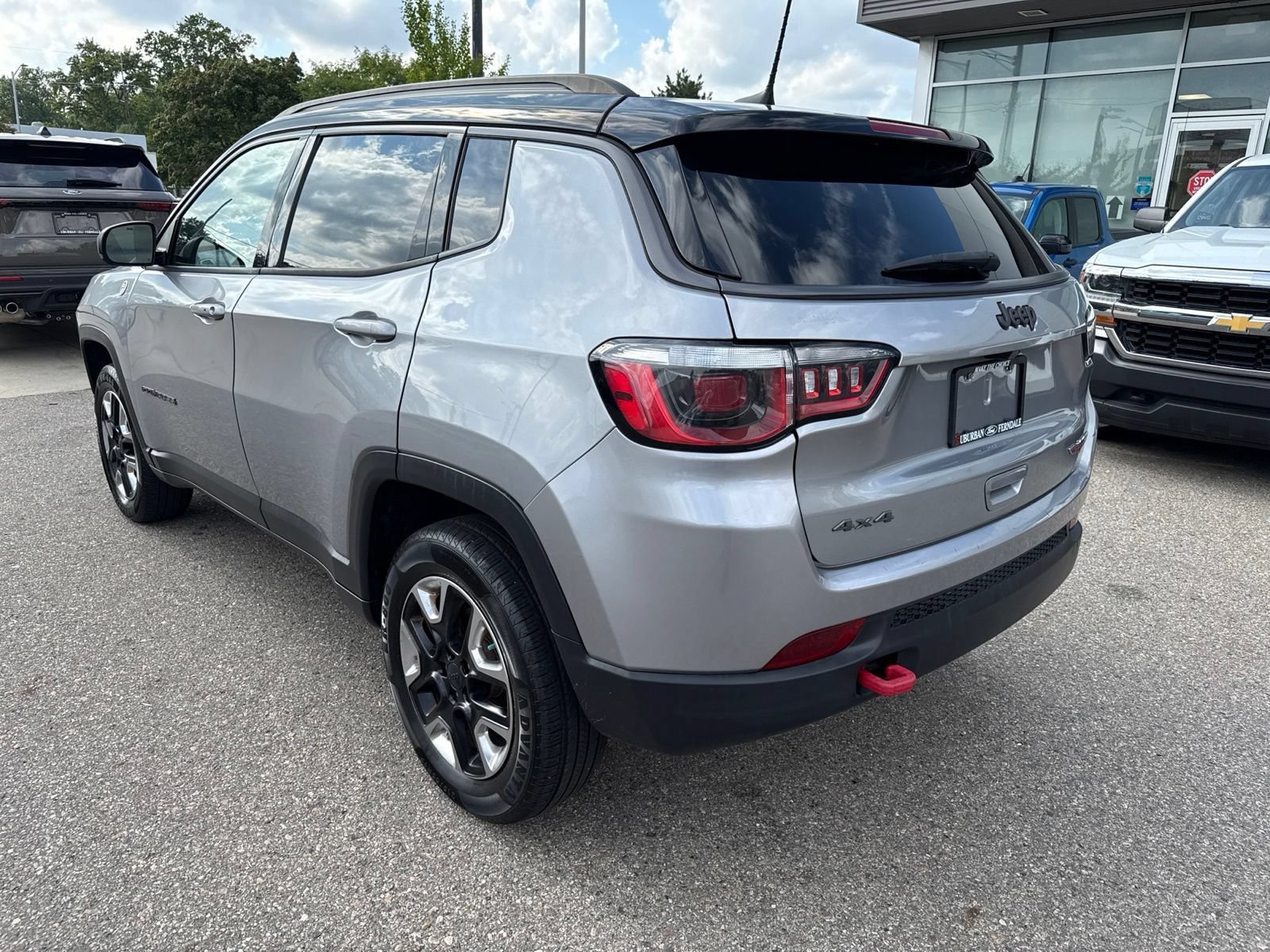 Used 2018 Jeep Compass Trailhawk AWD/4WD image 9