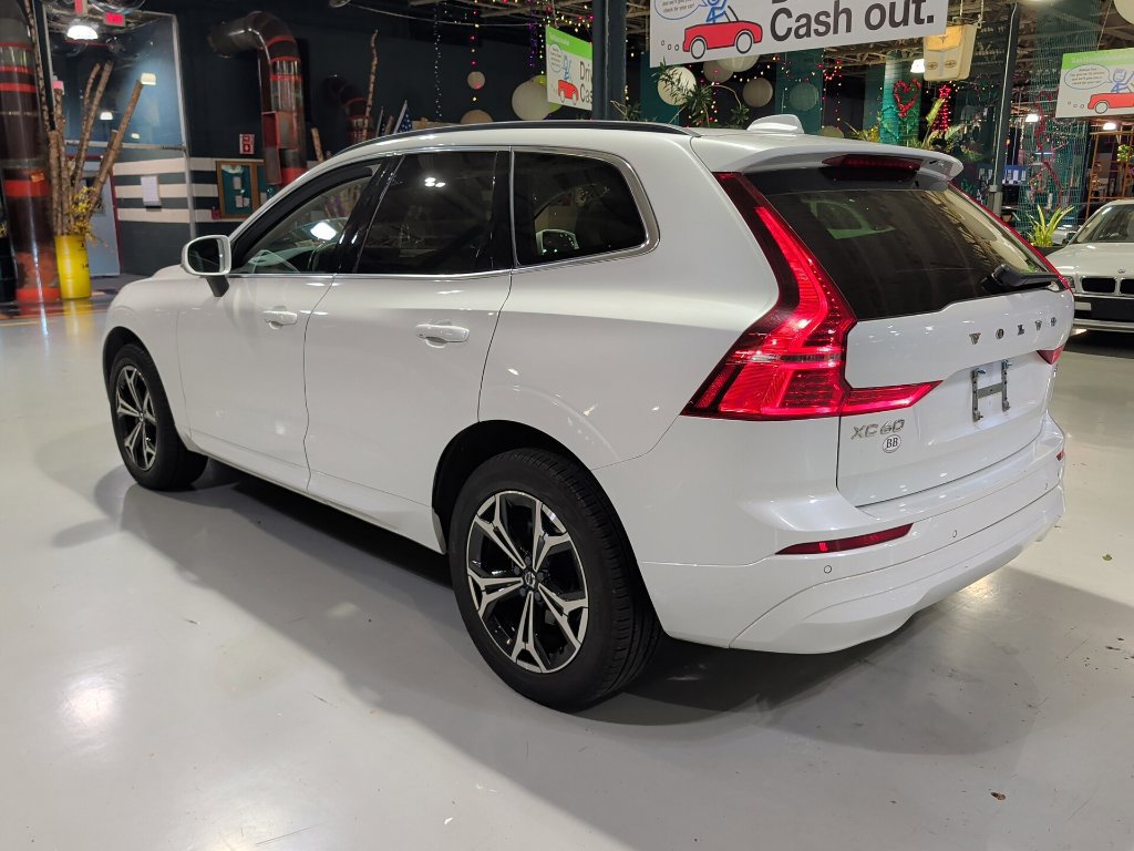 Used 2022 Volvo XC60 B5 Momentum w/ Climate Package AWD/4WD image 13