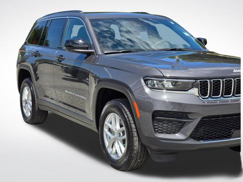 Used 2025 Jeep Grand Cherokee Laredo X AWD/4WD image 47