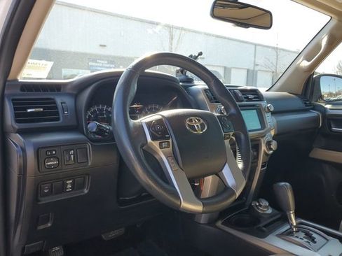 Used 2018 Toyota 4Runner SR5 Premium image 21