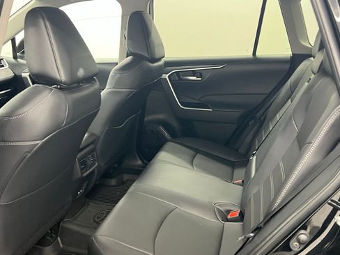 Used 2025 Toyota RAV4 XLE Premium image 9