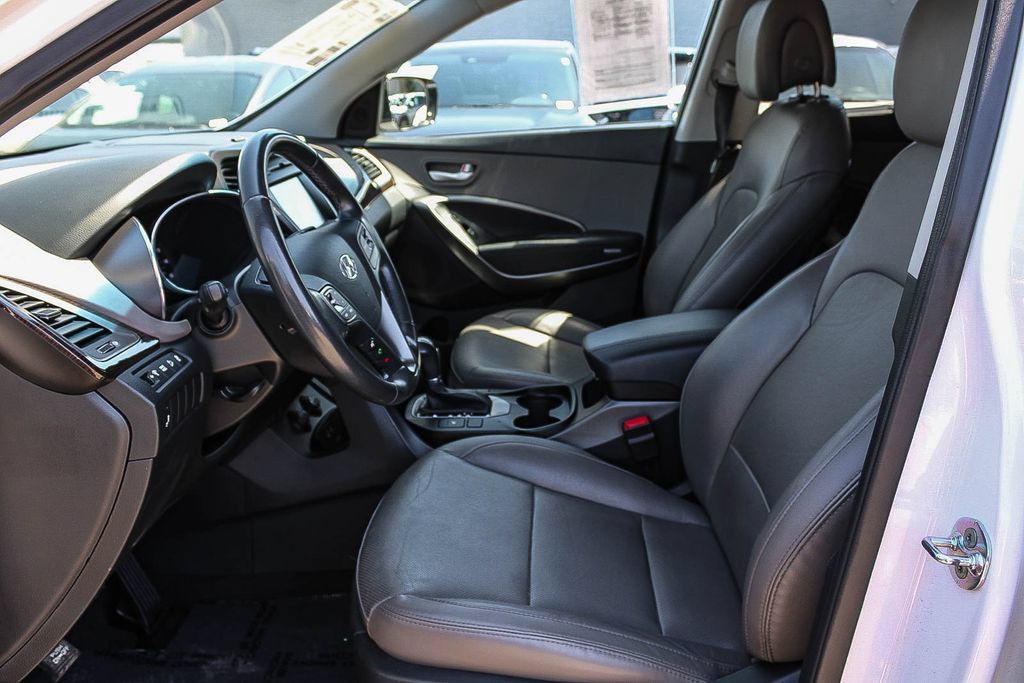 Used 2017 Hyundai Santa Fe Sport FWD image 17