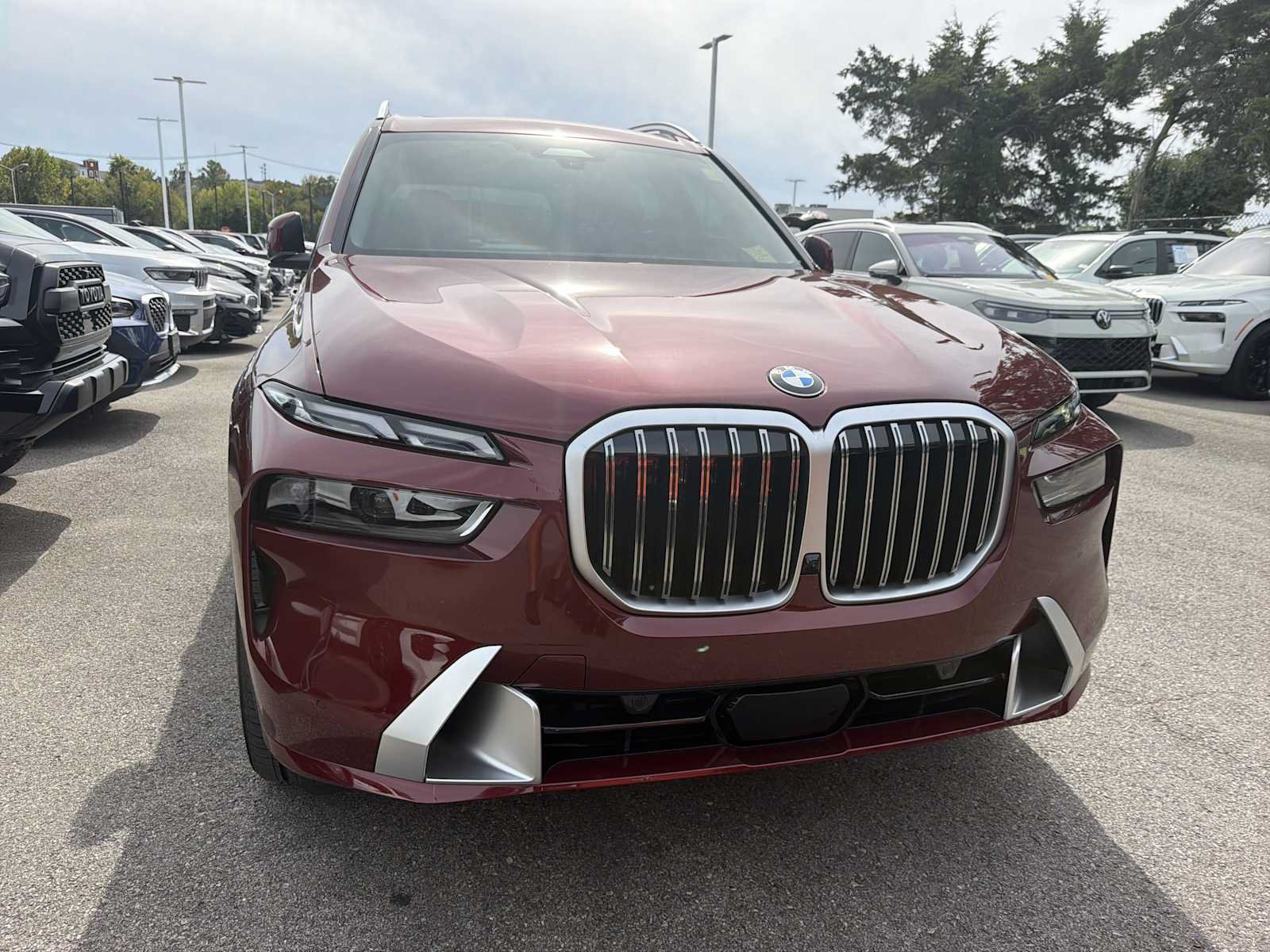 Used 2026 BMW X7 xDrive40i AWD/4WD image 2