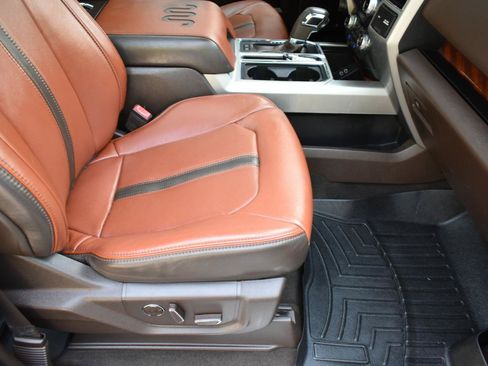 Used 2019 Ford F150 King Ranch w/ Equipment Group 601A Luxury AWD/4WD image 31