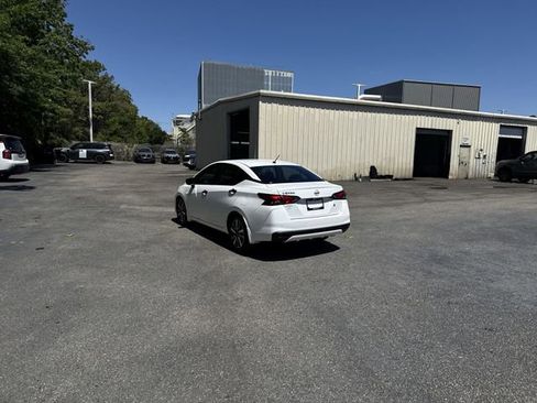 Used 2024 Nissan Versa S w/ S Plus Package image 7