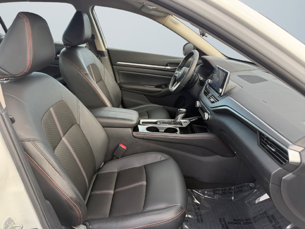 Used 2024 Nissan Altima 2.5 SR FWD image 15